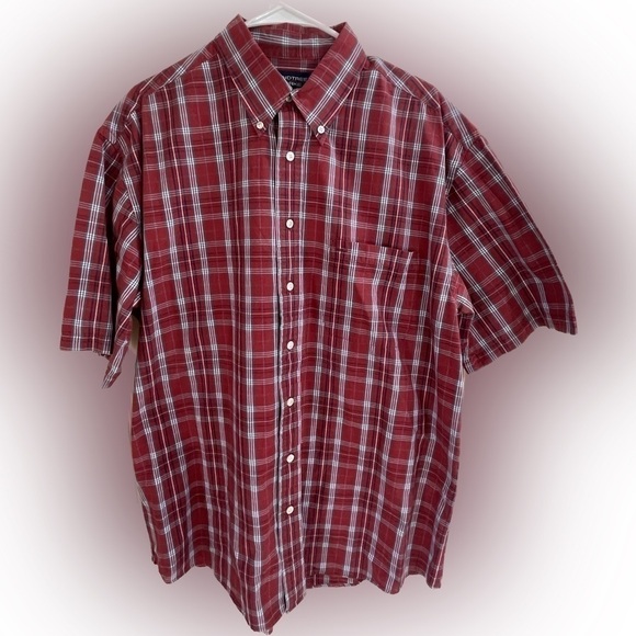 Roundtree & Yorke Other - Roundtree & Yorke men’s shirt sleeve dress shirt. Size Large.